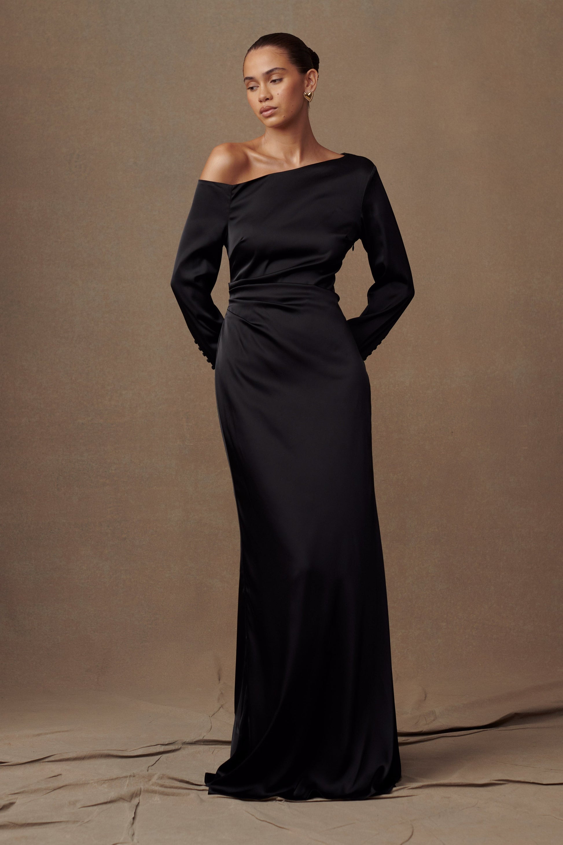 Avery Long Sleeve Maxi Dress - Black | MESHKI US 