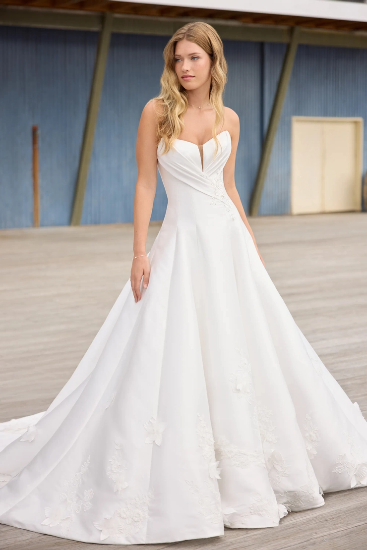 Ball Gown Wedding Dress with Sweetheart Neckline | Sophia Tolli ...