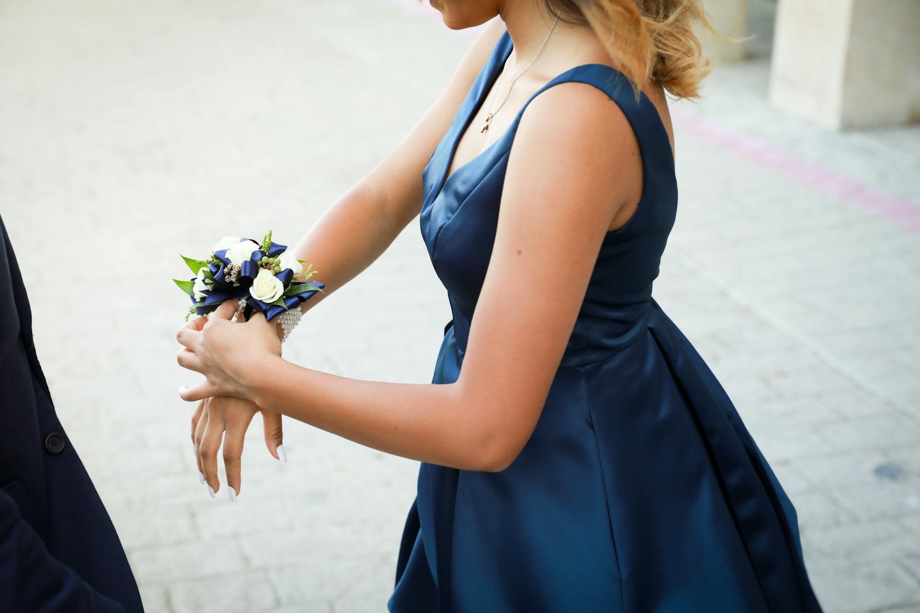 Capturing a special moment of a young couple during prom night in McKinney, Texas. [pexels]