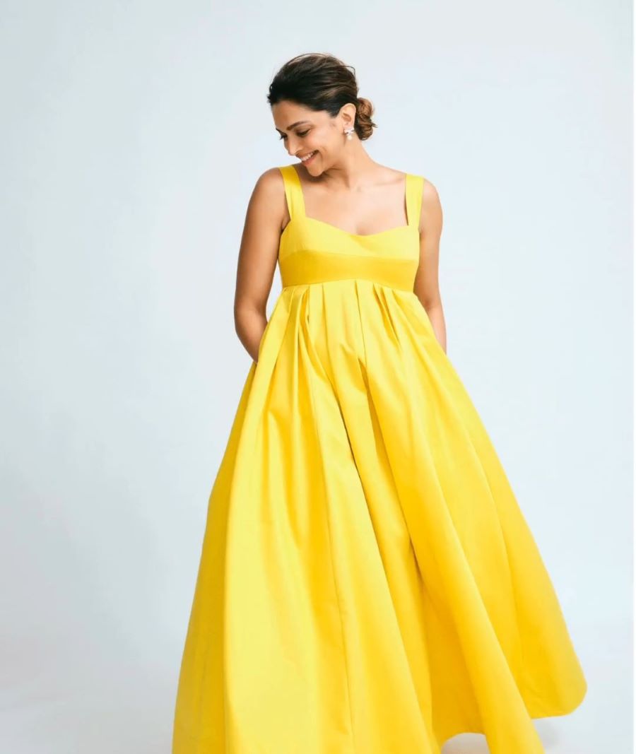 Deepika Padukone Maternity Maxi Dress – Plum and Peaches
