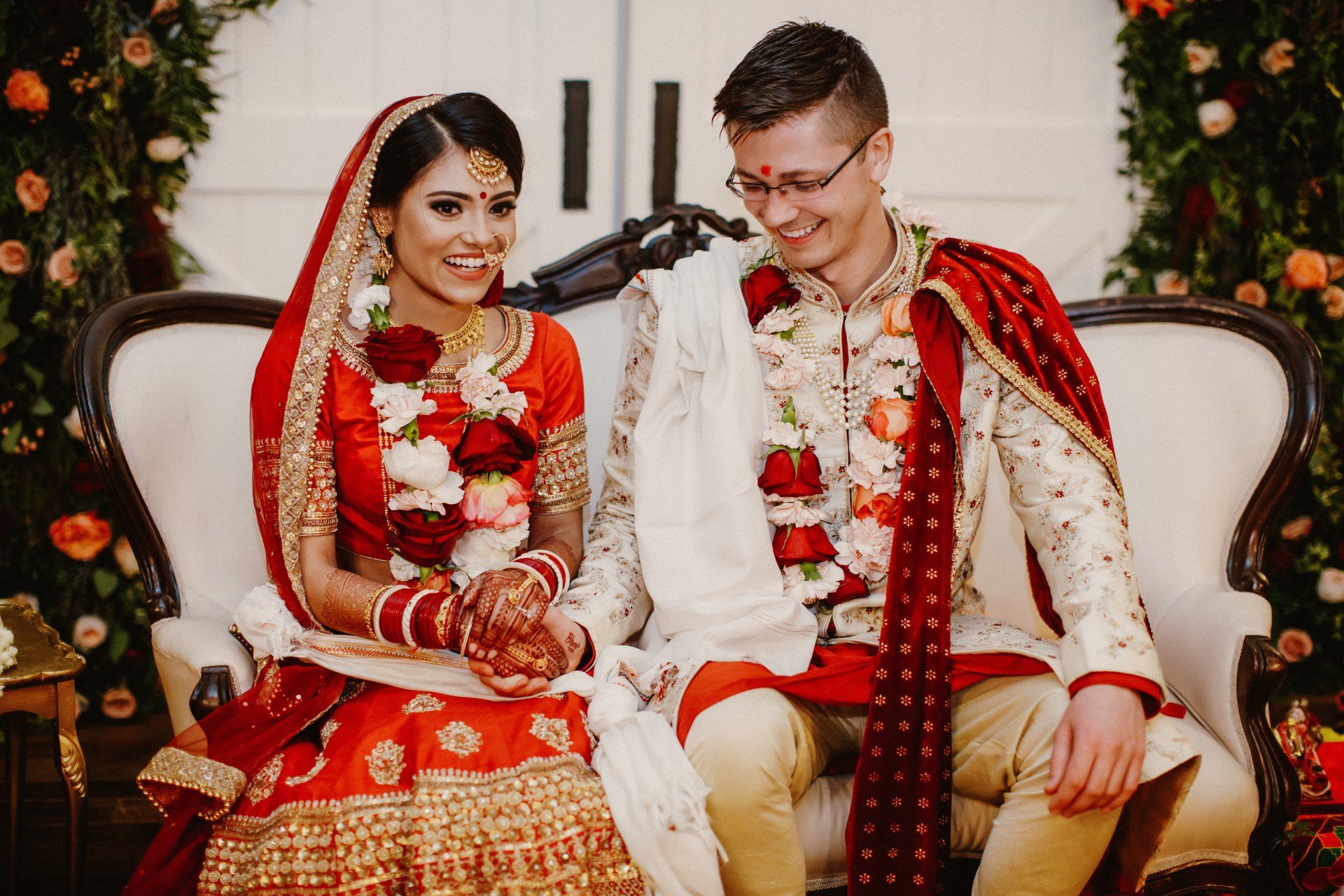 Traditional Hindu Wedding Attire for the Bride & Groom 